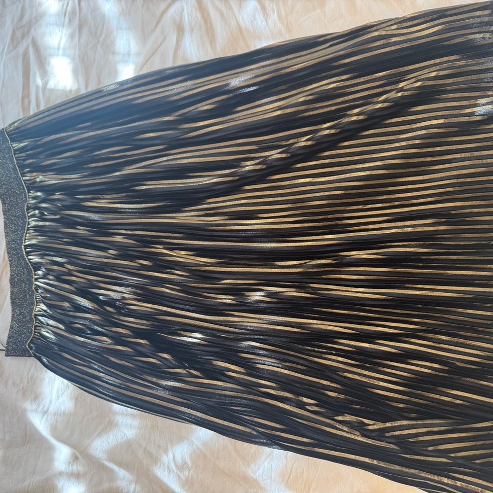 Black and Gold Pleated Skirt. Worn once